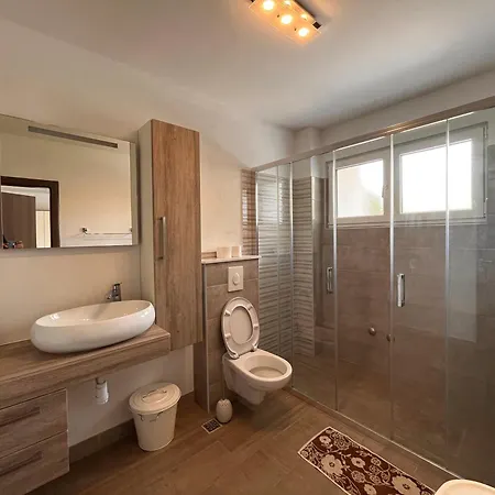 Ola Mare Villa *
