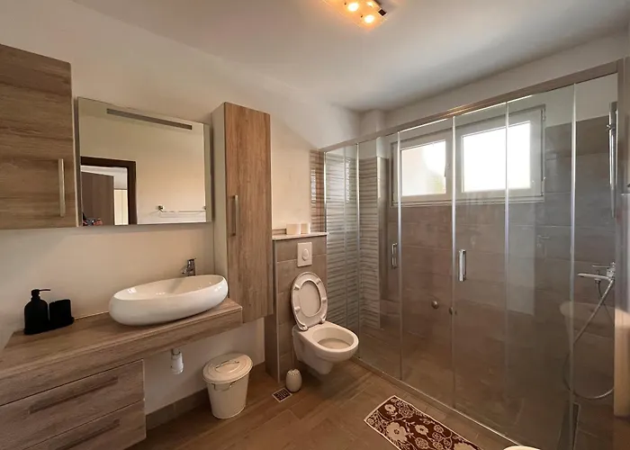 Ola Mare Villa *